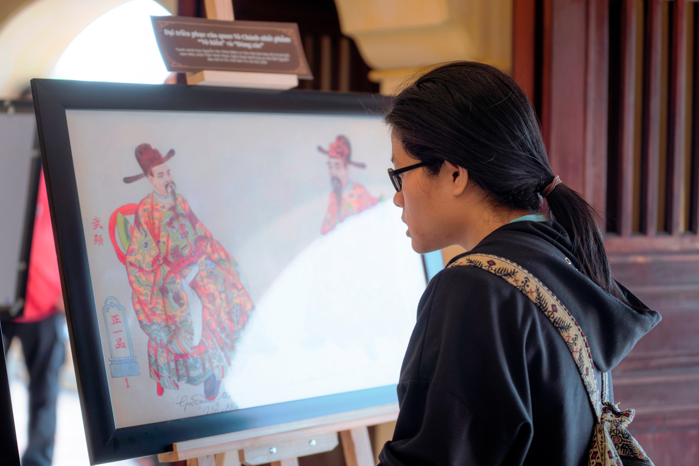 Công chúng tham quan không gian trưng bày. Ảnh: Đ.H.