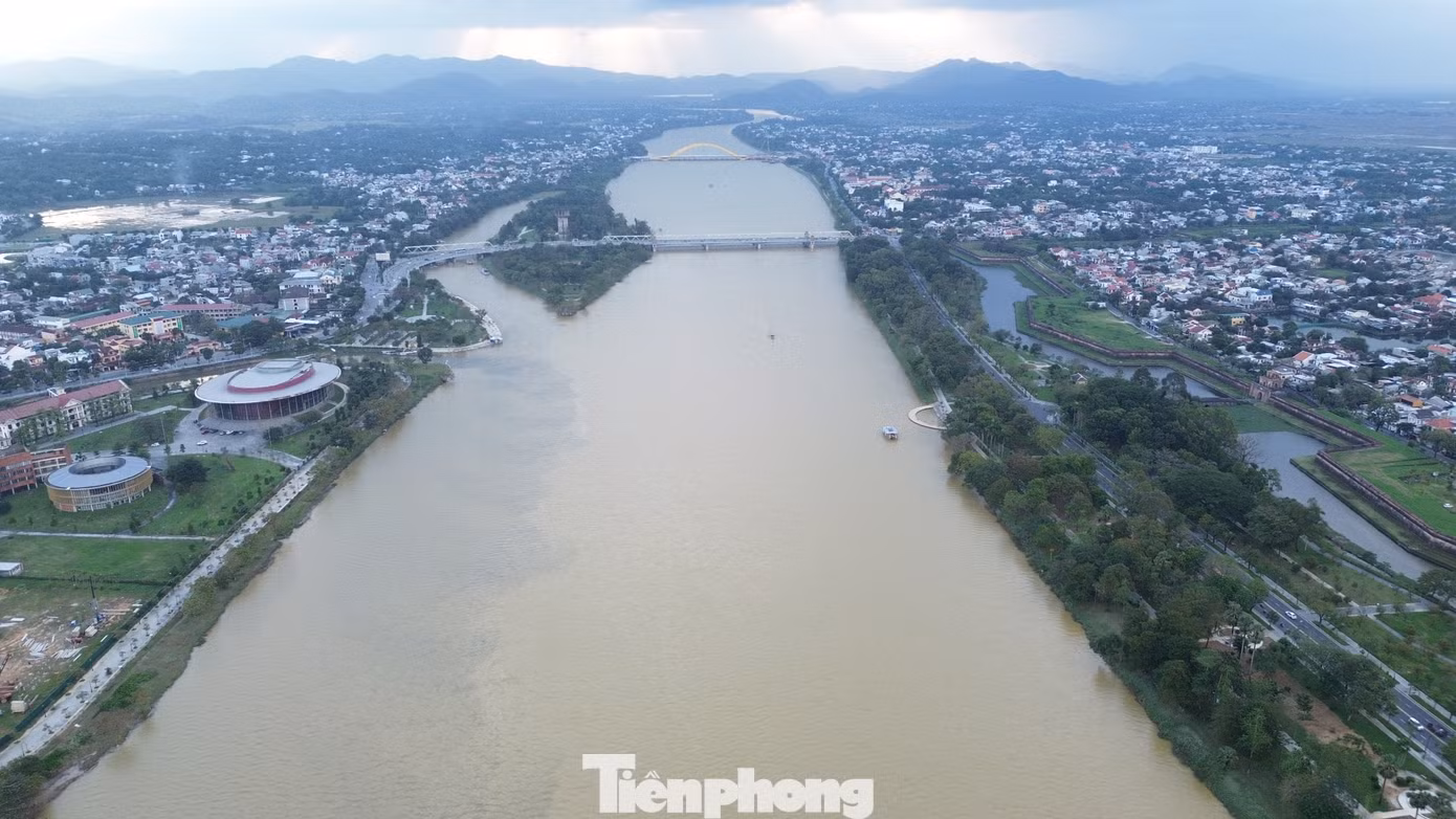 Mới đây, quy hoạch tỉnh Thừa Thiên-Huế thời kỳ 2021-2030, tầm nhìn đến năm 2050, quy hoạch chung đô thị đến năm 2045, tầm nhìn đến năm 2065 được công bố. Theo quy hoạch, Thừa Thiên-Huế xác định mục tiêu đến năm 2025 trở thành thành phố trực thuộc Trung ương với đô thị di sản đặc trưng của Việt Nam; một trong những trung tâm lớn, đặc sắc của khu vực Đông Nam Á về văn hóa, du lịch và y tế chuyên sâu…