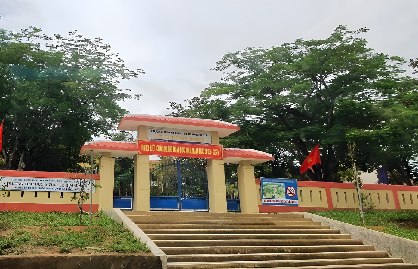 Trường tiểu học và THCS Lê Quang Bính (xã Hương Bình) được thi công, sửa chữa khi chưa bảo đảm thủ tục đầu tư.