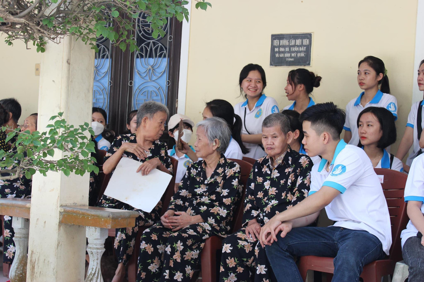 Chăm sóc người cao tuổi. Chăm sóc người cao tuổi.