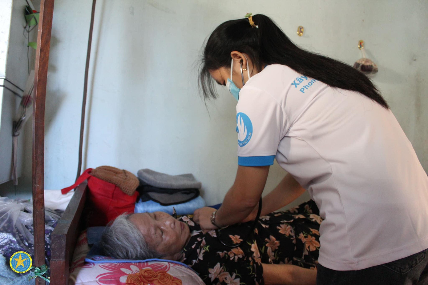 Chăm sóc, khám chữa bệnh miễn phí cho người nghèo. Chăm sóc, khám chữa bệnh miễn phí cho người nghèo.