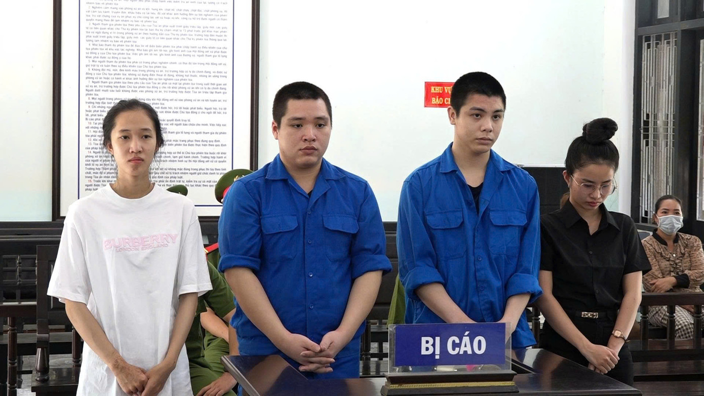 Các bị cáo tại phiên tòa.