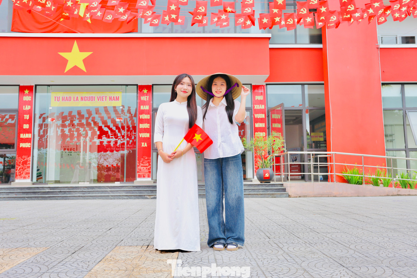 Nơi đây đang trở thành điểm đến yêu thích của giới trẻ Huế trong dịp lễ 30/4. Nơi đây đang trở thành điểm đến yêu thích của giới trẻ Huế trong dịp lễ 30/4.