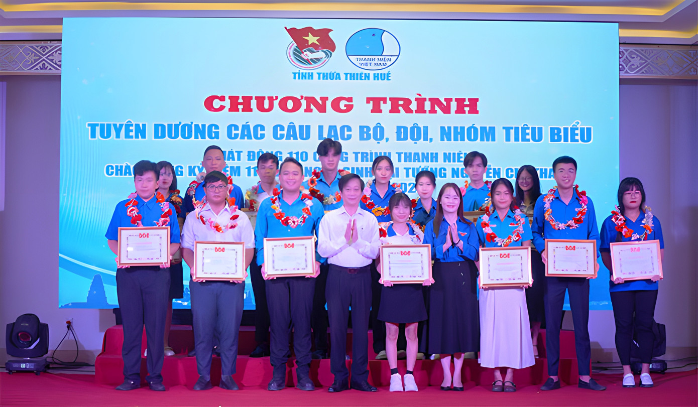 Có 15 CLB, tổ, đội, nhóm tiêu biểu được Tỉnh Đoàn TT-Huế tuyên dương lần này. Có 15 CLB, tổ, đội, nhóm tiêu biểu được Tỉnh Đoàn TT-Huế tuyên dương lần này.