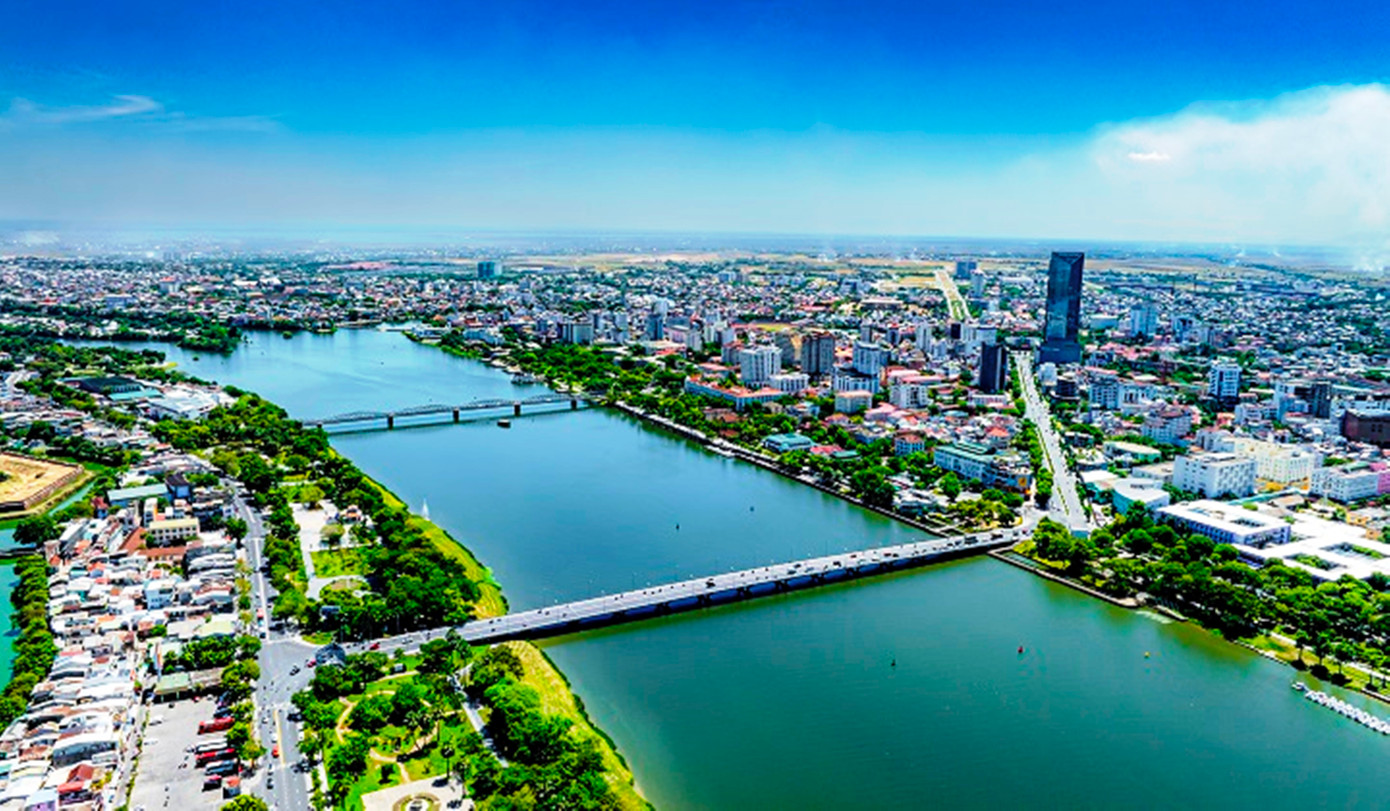 TP. Huế hiện hữu dự kiến sẽ tách thành 2 quận Phú Xuân (bờ bắc sông Hương) và quận Thuận Hóa (nam sông Hương). TP. Huế hiện hữu dự kiến sẽ tách thành 2 quận Phú Xuân (bờ bắc sông Hương) và quận Thuận Hóa (nam sông Hương).