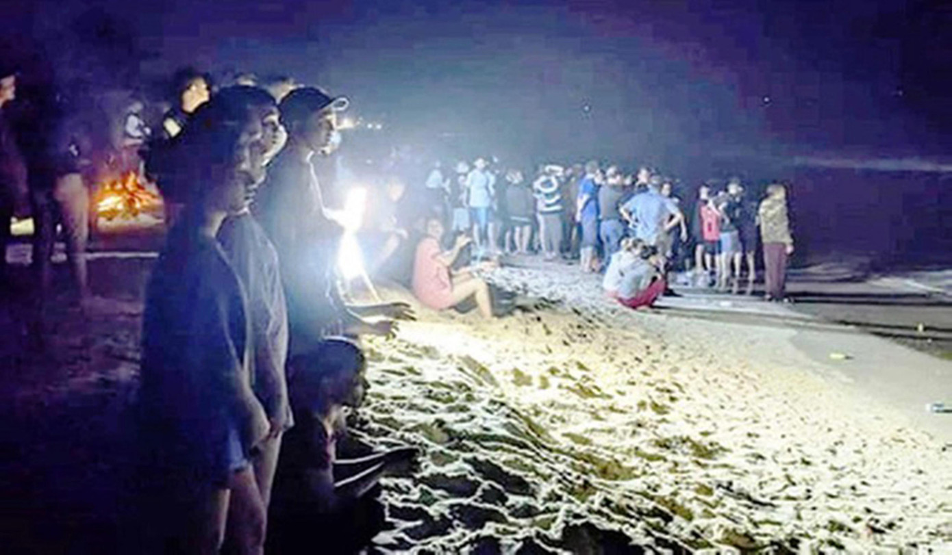 Nỗ lực tìm kiếm nạn nhân mất tích do đuối nước tại vùng biển xã Phú Hải, huyện Phú Vang. Ảnh: CTV Nỗ lực tìm kiếm nạn nhân mất tích do đuối nước tại vùng biển xã Phú Hải, huyện Phú Vang. Ảnh: CTV