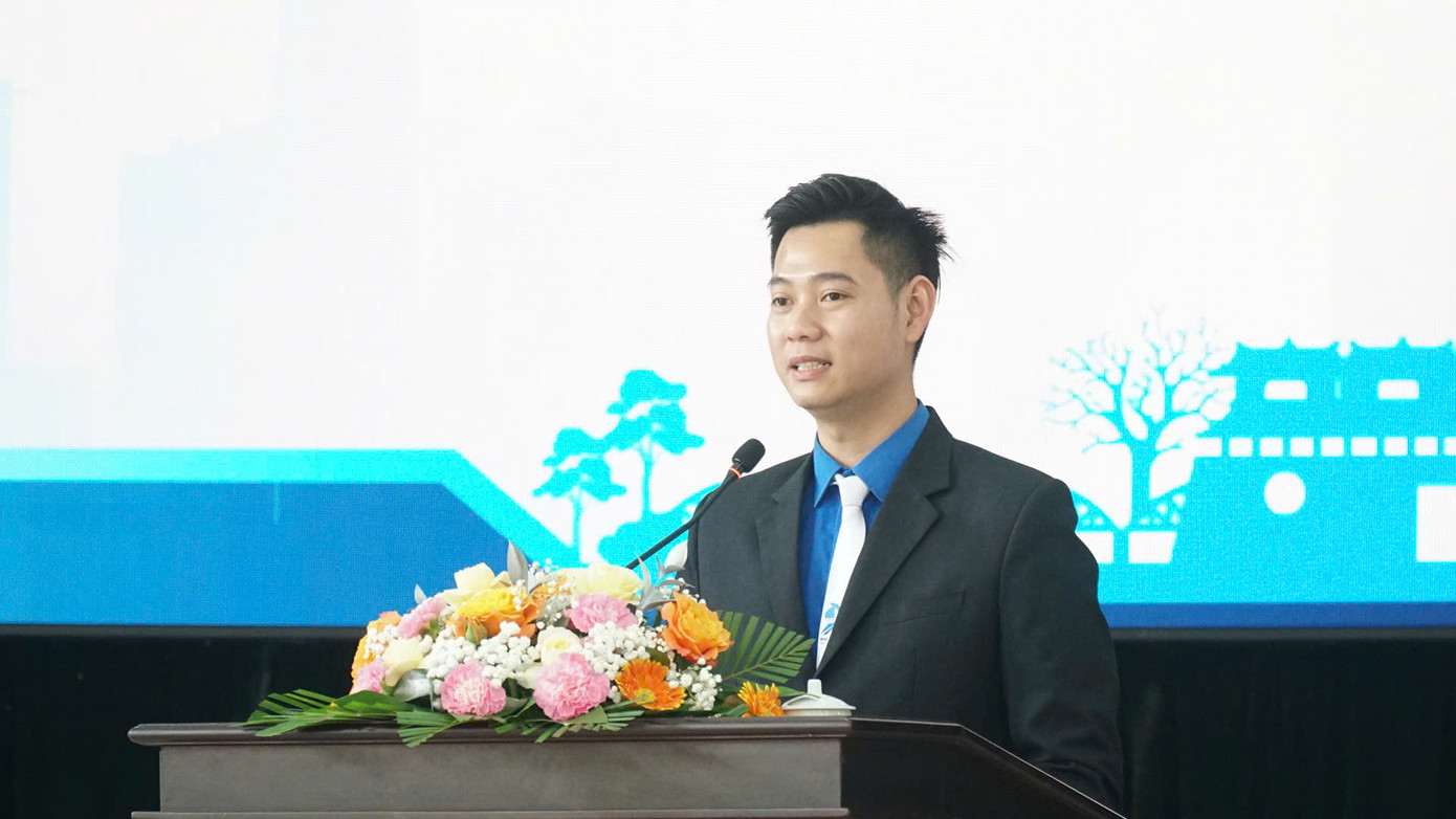 Tân Bí thư lâm thời Quận Đoàn Phú Xuân Nguyễn Nhật Nam phát biểu nhận nhiệm vụ.