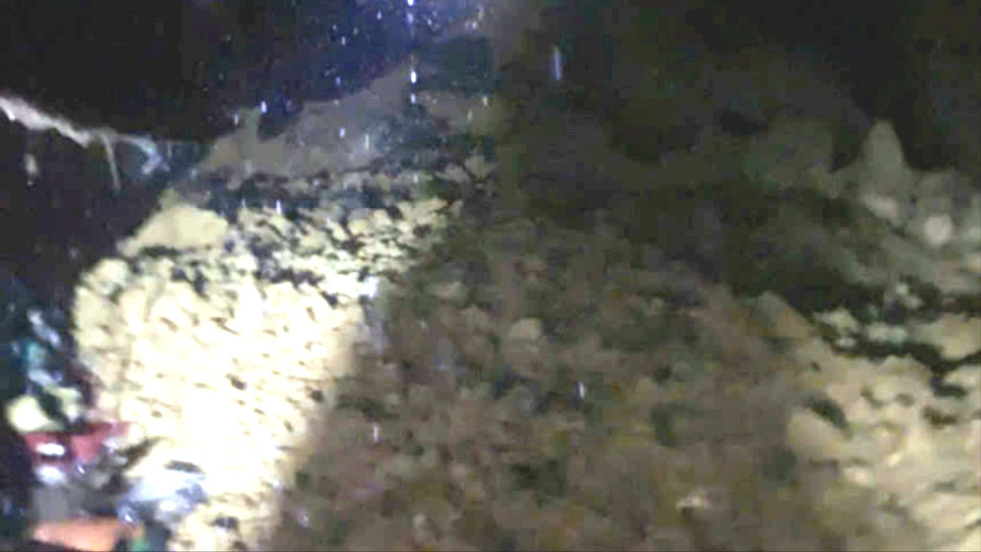 Hiện trường vụ sạt lở xảy ra trong đêm vùi lấp nhà cửa của người dân A Lưới. Ảnh: CTV Hiện trường vụ sạt lở xảy ra trong đêm vùi lấp nhà cửa của người dân A Lưới. Ảnh: CTV