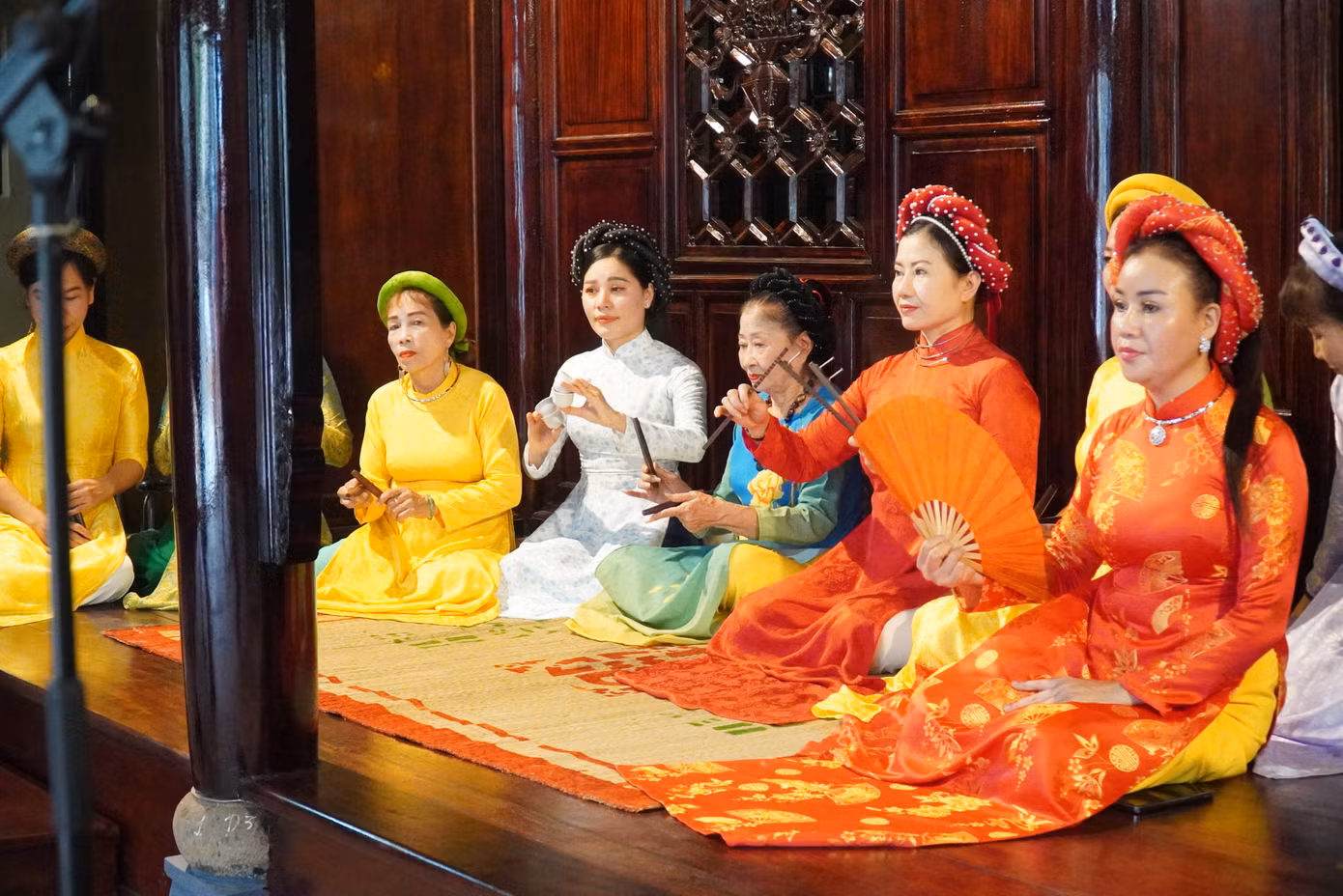Không gian biểu diễn ca Huế tại di tích Châu Hương Viên.