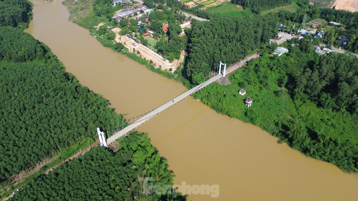 Cầu Bình Thành qua nhiều năm sử dụng, hiện xuống cấp nghiêm trọng cần được đầu tư xây mới. Cầu Bình Thành qua nhiều năm sử dụng, hiện xuống cấp nghiêm trọng cần được đầu tư xây mới.