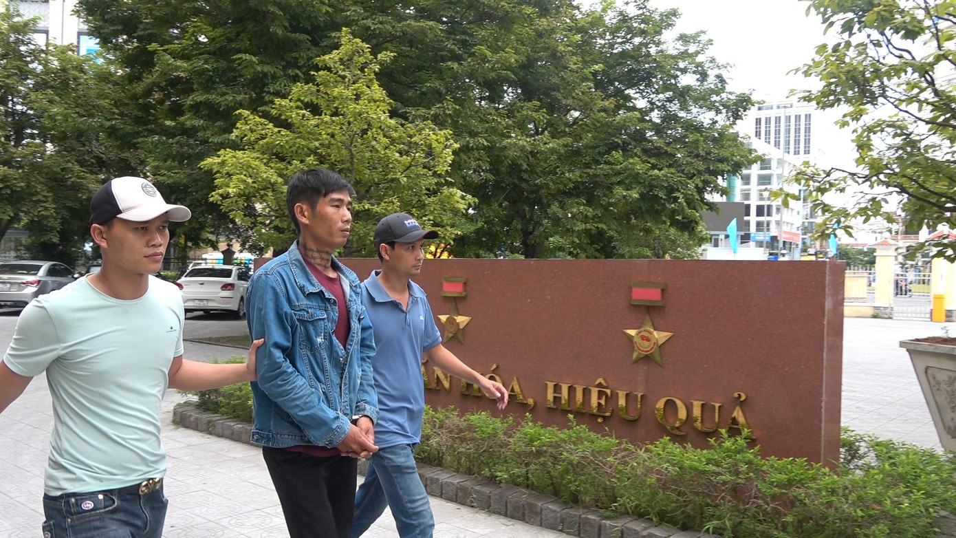 Huỳnh Tý là đối tượng đang chấp hành án phạt tù nhưng cho hưởng án treo về tội cố ý gây thương tích. Ảnh: CA