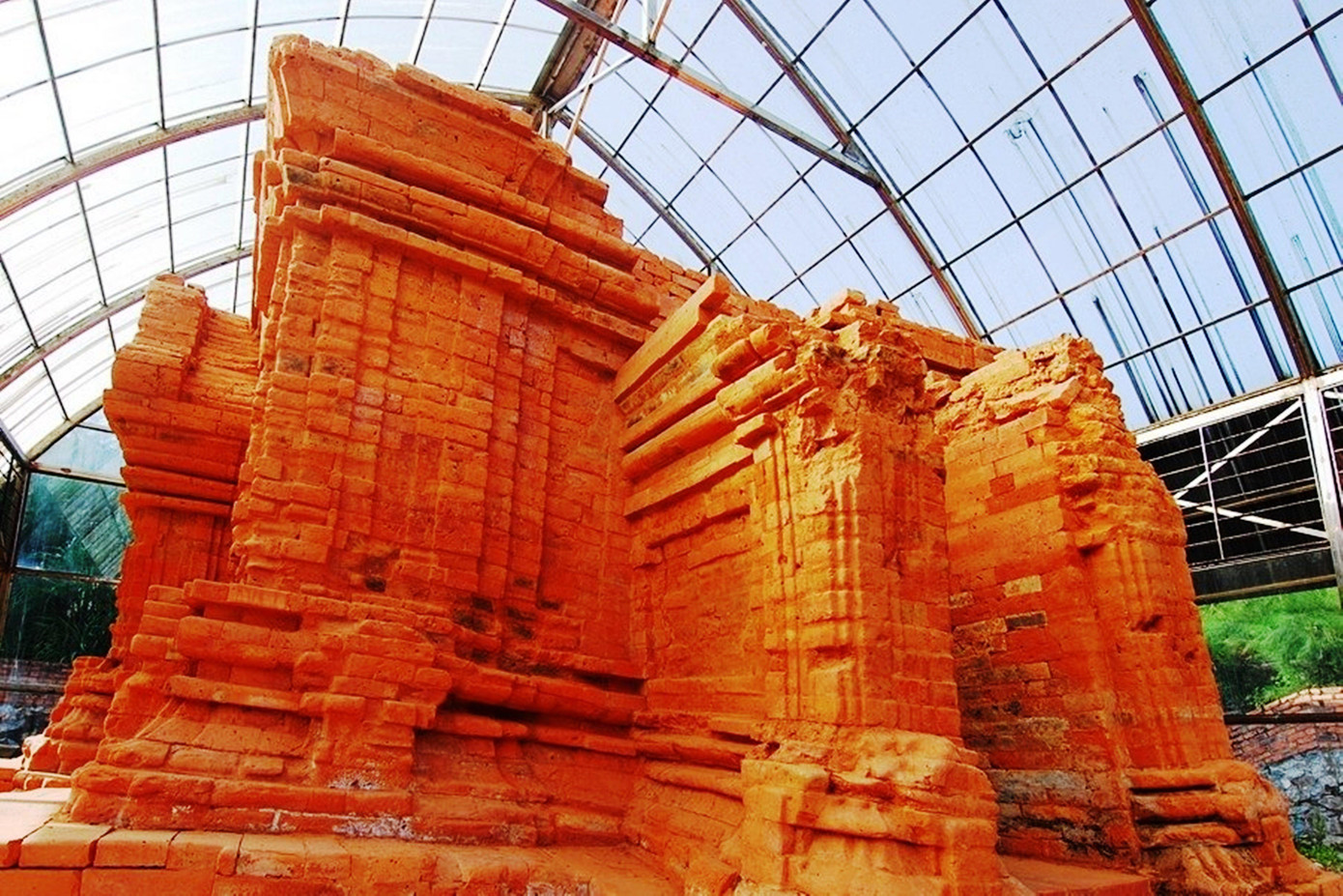 Sự việc được kịp thời thông báo cho chính quyền địa phương và các ngành chức năng. Ngay sau đó UBND tỉnh TT-Huế đã chỉ đạo Sở Văn hóa - Thông tin (nay là Sở Văn hóa và Thể thao TT-Huế), Bảo tàng Tổng hợp (nay là Bảo tàng Lịch sử tỉnh) phối hợp với các đơn vị liên quan triển khai công tác bảo vệ và tiến hành khảo sát, thám sát địa điểm này.