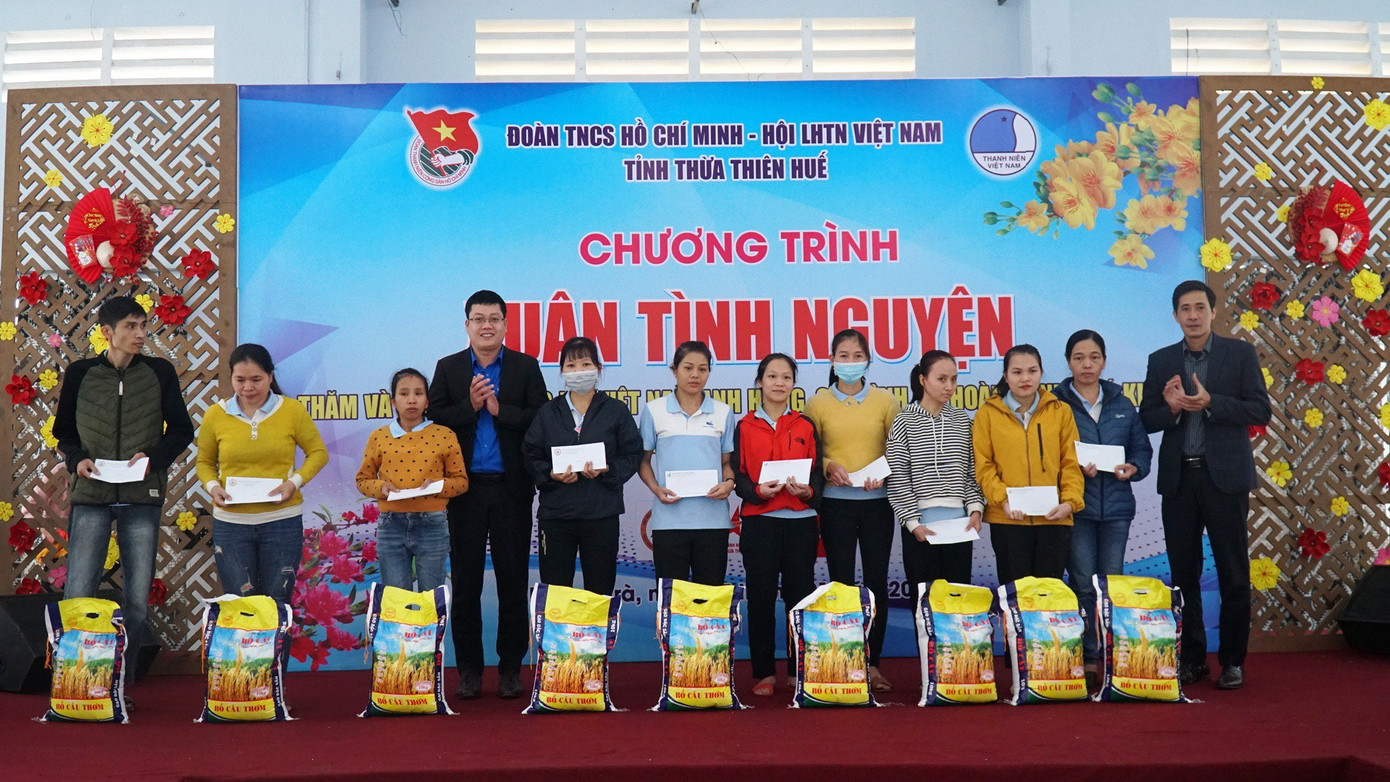 Hoạt động nghĩa tình. Ảnh: N.V