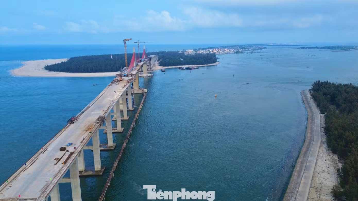 Công trình được người dân Cố đô kỳ vọng là biểu tượng mới về khát vọng “vươn ra biển lớn”, trong chiến lược phát triển Huế trở thành đô thị di sản, sinh thái, thông minh và hội nhập.