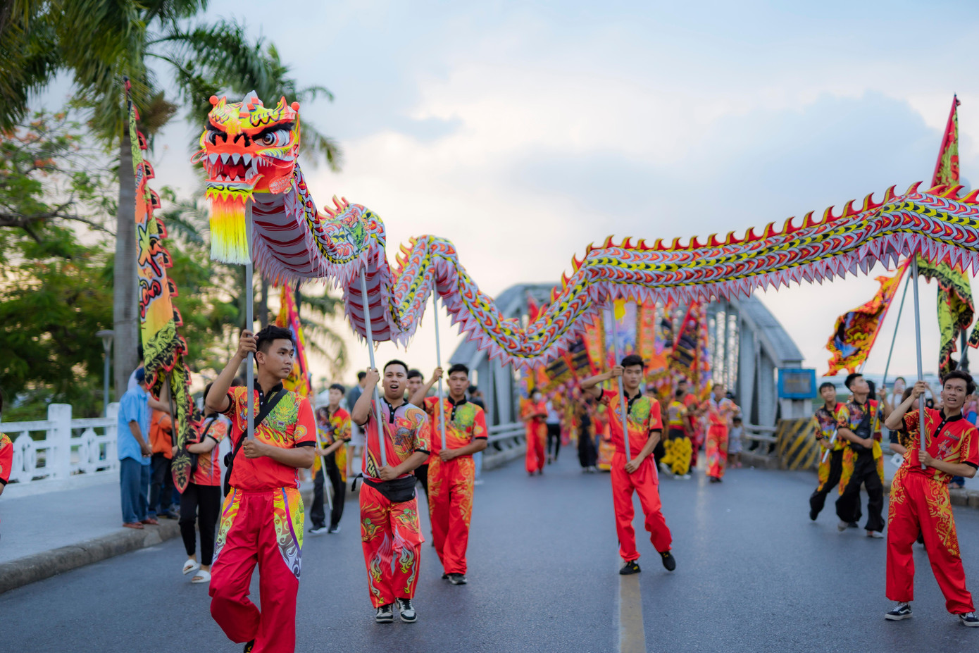 Lễ hội quảng diễn “lân, sư, rồng” và rước đèn mừng Tết Trung thu năm nay tại Huế đã tạo thành điểm nhấn văn hóa cho không gian thành phố di sản.