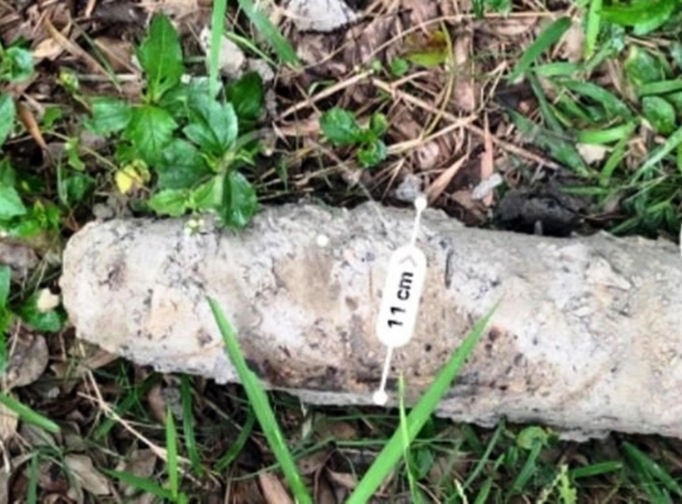 Đầu đạn pháo phát hiện tại đình làng ở TT-Huế. Ảnh: CTV