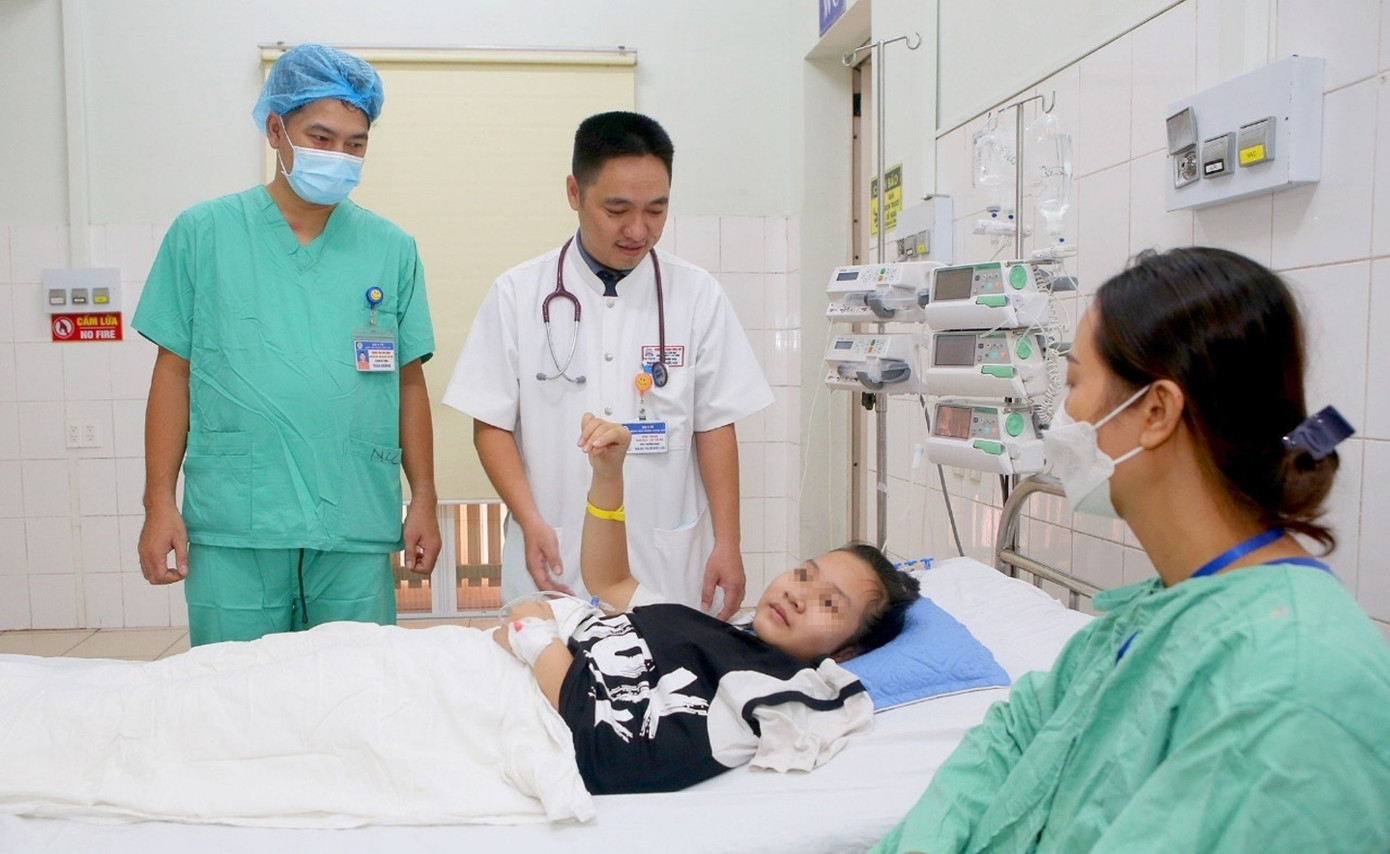 Bệnh nhi T.P.G.H. được cứu sống sau khi bị viêm cơ tim tối cấp có biến chứng sốc tim, nguy hiểm tính mạng. Ảnh: BVTW Huế Bệnh nhi T.P.G.H. được cứu sống sau khi bị viêm cơ tim tối cấp có biến chứng sốc tim, nguy hiểm tính mạng. Ảnh: BVTW Huế