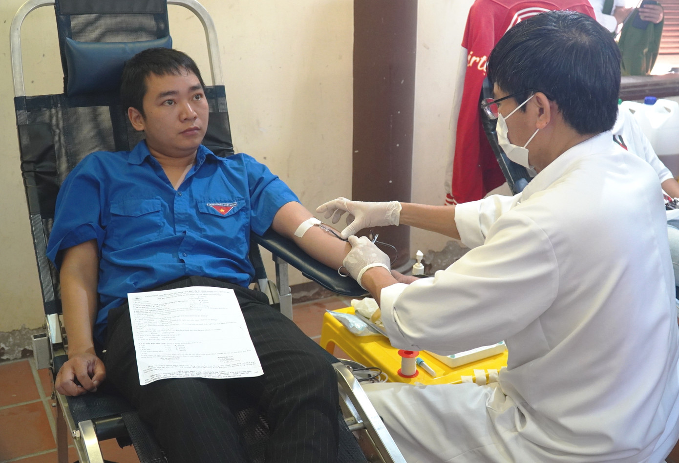 Tỉnh Đoàn TT-Huế phối hợp Báo Tiền Phong tổ chức thành công Ngày Chủ nhật Đỏ, thu hút gần 500 đoàn viên, thanh niên tham gia hiến máu, thu được hơn 402 đơn vị máu.