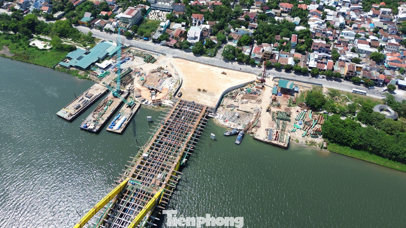 Điểm đầu công trình cầu tiếp giáp với dự án đường Nguyễn Hoàng kéo dài, tại khu vực nút giao đường Kim Long - Nguyễn Phúc Nguyên - Nguyễn Hoàng, thuộc phường Kim Long (TP. Huế).