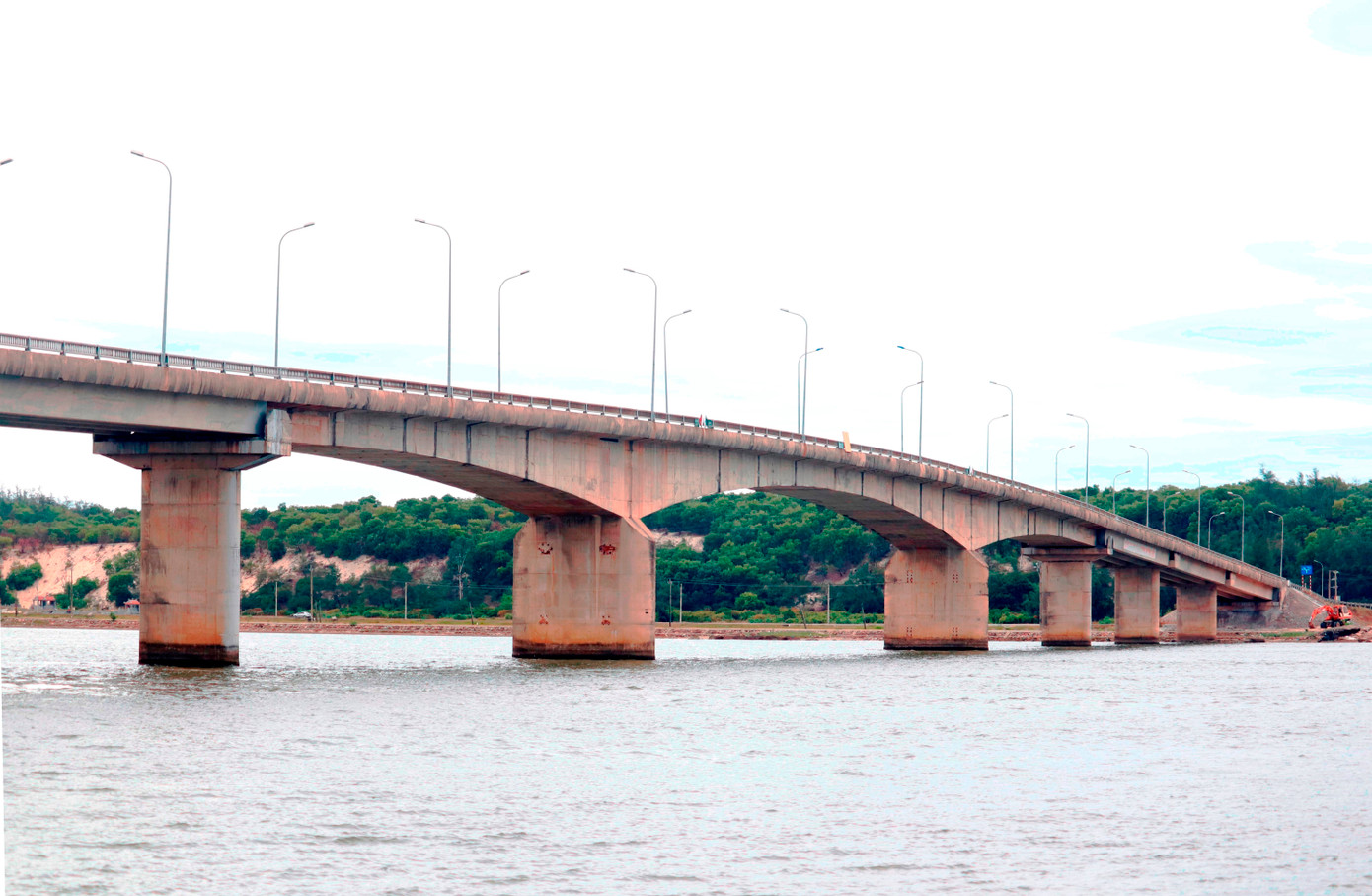 Thời điểm năm 2010, cầu Ca Cút và đường dẫn hai đầu cầu Quốc lộ 49B là công trình giao thông đường bộ quy mô lớn nhất tỉnh TT-Huế.