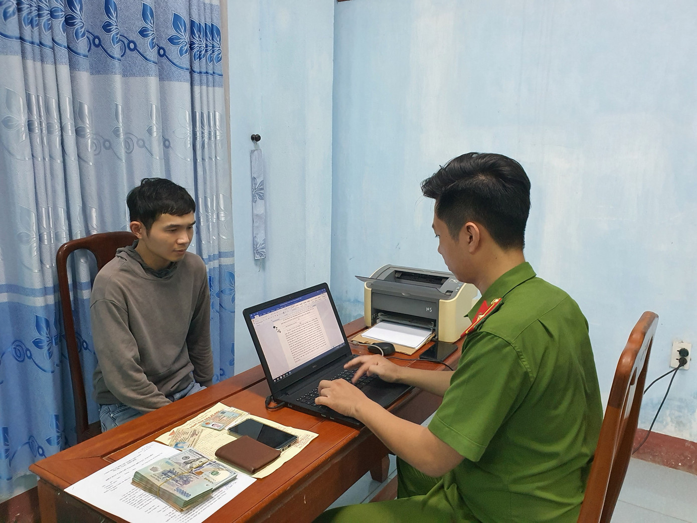 Đối tượng Hải tại cơ quan công an.