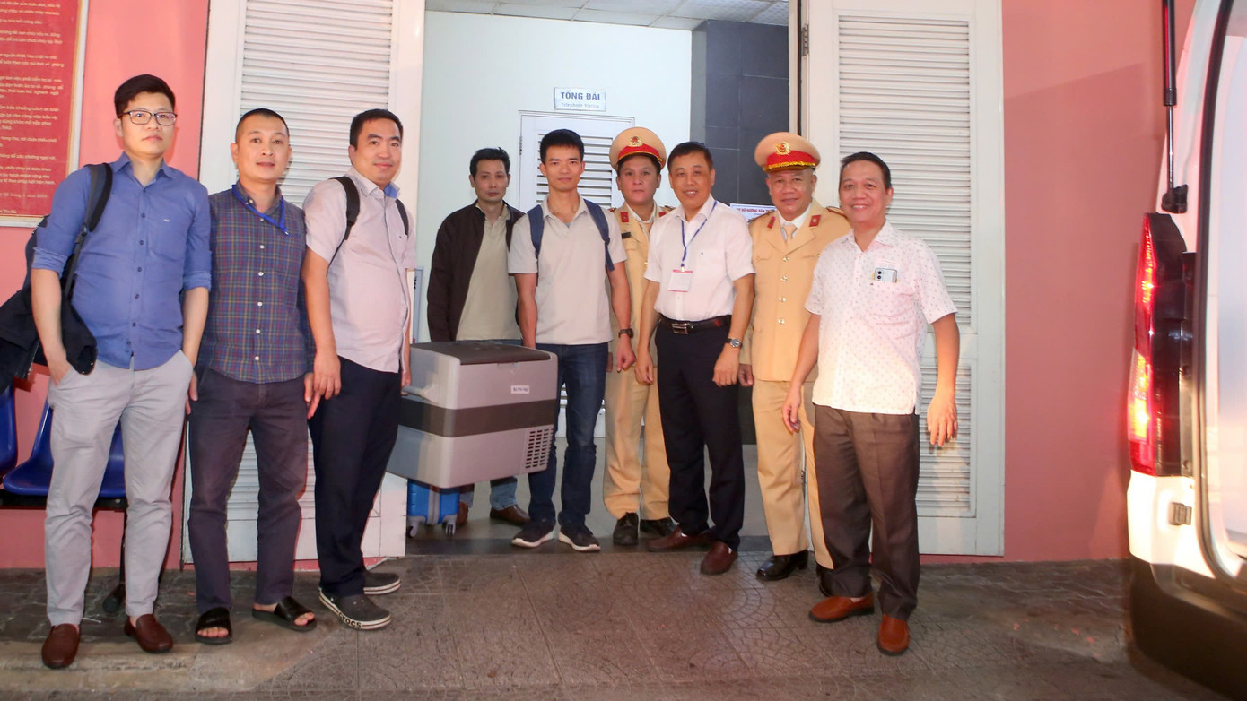 Quả tim người hiến được chuyển từ Hà Nội về Huế ghép cho bệnh nhân suy tim giai đoạn cuối.