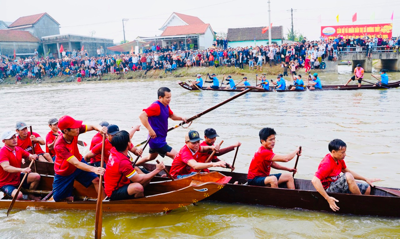 Theo bà Ngô Thị Ái Hương - Phó Chủ tịch UBND thị xã Hương Thủy, giải đua trải truyền thống của địa phương ngoài ý nghĩa cầu mưa thuận gió hòa, mùa màng bội thu, quê hương thái bình, hoạt động này còn nhằm bảo tồn và lan tỏa môn thể thao truyền thống của địa phương. Theo bà Ngô Thị Ái Hương - Phó Chủ tịch UBND thị xã Hương Thủy, giải đua trải truyền thống của địa phương ngoài ý nghĩa cầu mưa thuận gió hòa, mùa màng bội thu, quê hương thái bình, hoạt động này còn nhằm bảo tồn và lan tỏa môn thể thao truyền thống của địa phương.