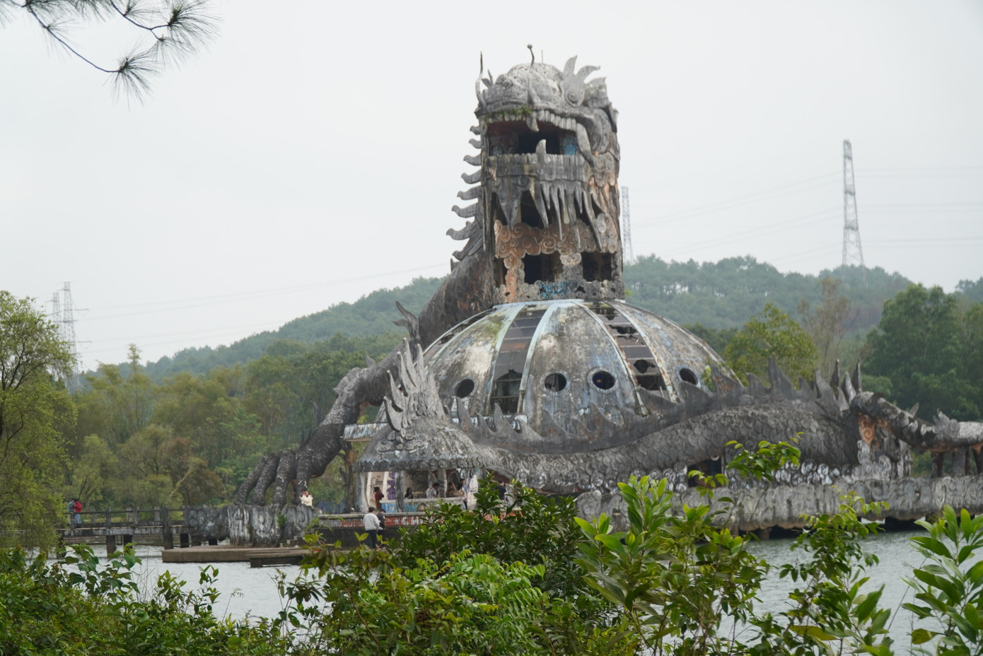 Lần đầu tiên, hồ Thủy Tiên nơi được gọi là công viên "rùng rợn, ma mị" trở thành trường đua ô tô địa hình của giải “Chinh phục thử thách - Victory Challenge Sailun Cup 2024”. Lần đầu tiên, hồ Thủy Tiên nơi được gọi là công viên "rùng rợn, ma mị" trở thành trường đua ô tô địa hình của giải “Chinh phục thử thách - Victory Challenge Sailun Cup 2024”.