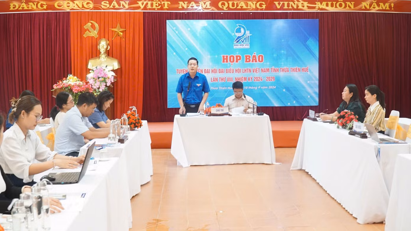 Quang cảnh buổi họp báo.