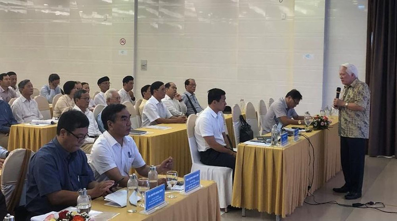 PGS.TS Nguyễn Chu Hồi giới thiệu các nội dung, thông tin về bảo vệ môi trường tại hội nghị. Ảnh: Minh Văn PGS.TS Nguyễn Chu Hồi giới thiệu các nội dung, thông tin về bảo vệ môi trường tại hội nghị. Ảnh: Minh Văn