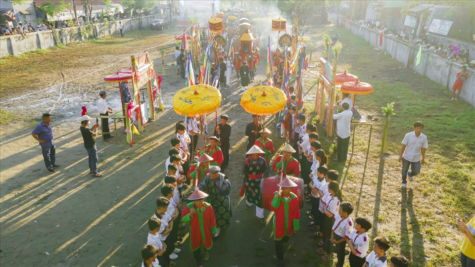 Lễ thu tế tại làng Chuồn thuộc xã ven đầm phá Phú An (huyện Phú Vang, tỉnh TT-Huế). Lễ thu tế tại làng Chuồn thuộc xã ven đầm phá Phú An (huyện Phú Vang, tỉnh TT-Huế).