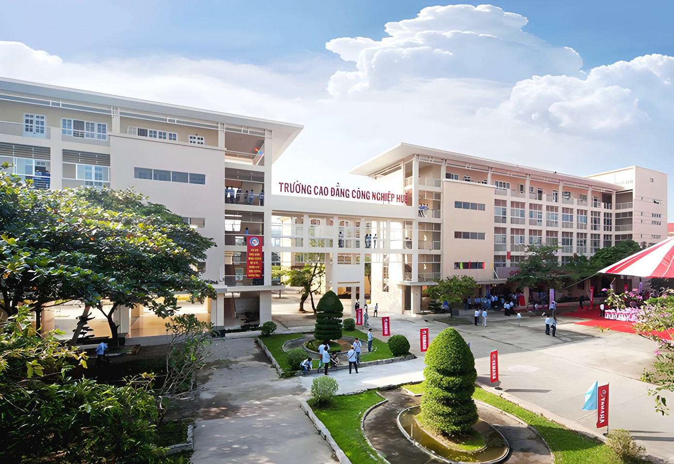 Trường CĐ Công nghiệp Huế - nơi xảy ra thu "nhầm" học phí giáo dục QP&AN trong nhiều năm. Ảnh: T.L Trường CĐ Công nghiệp Huế - nơi xảy ra thu "nhầm" học phí giáo dục QP&AN trong nhiều năm. Ảnh: T.L