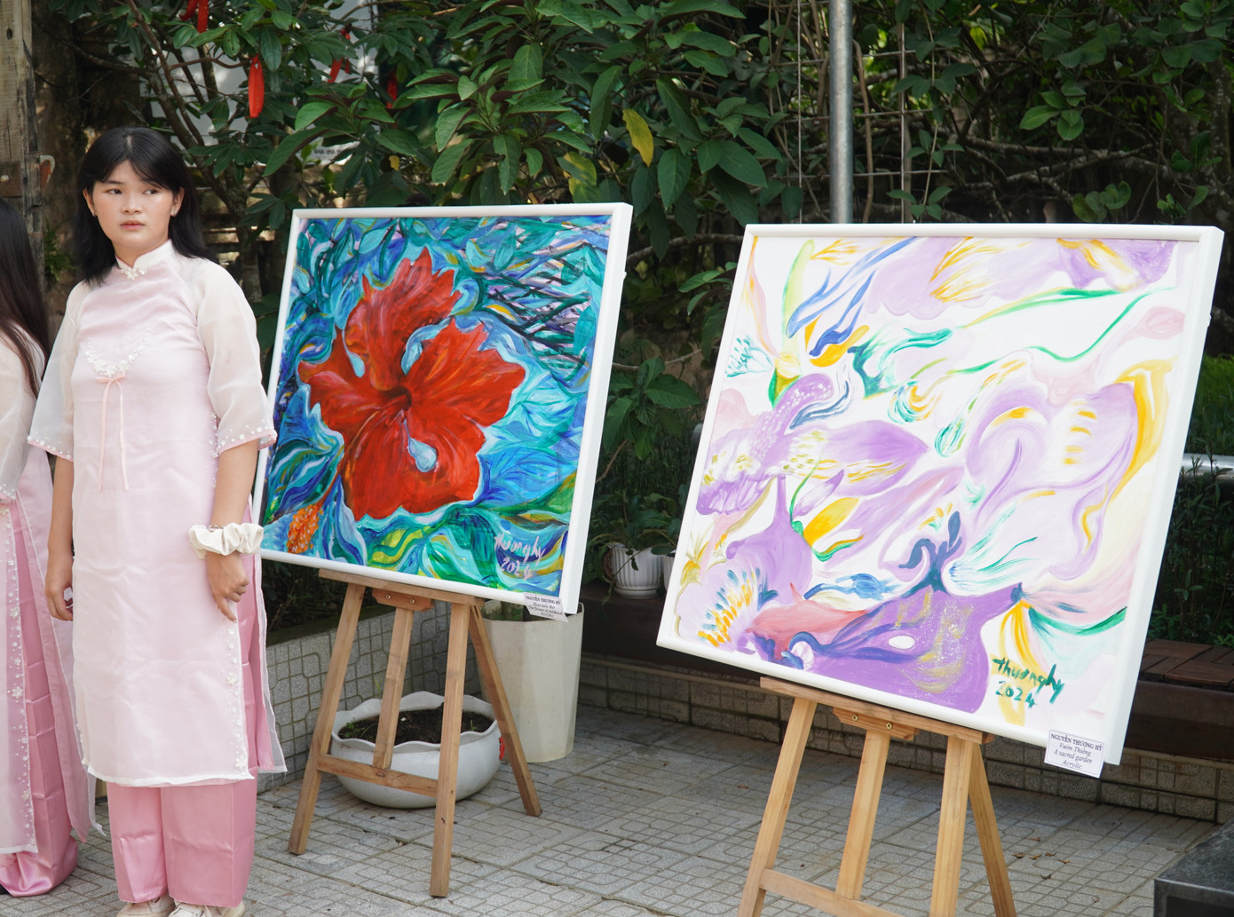 Hoa tuổi thơ, Vườn thiêng của Nguyễn Thượng Hỷ. Hoa tuổi thơ, Vườn thiêng của Nguyễn Thượng Hỷ.