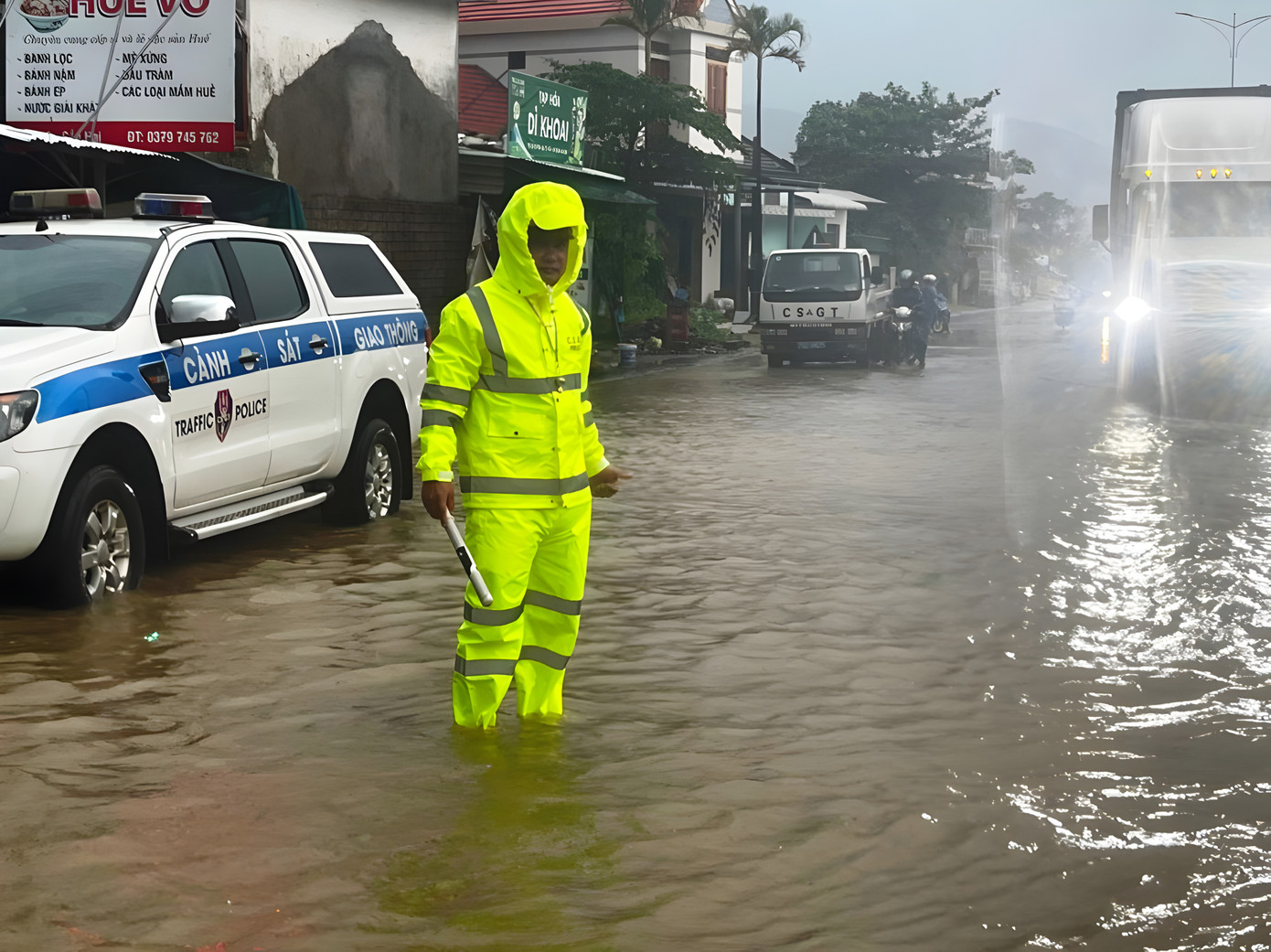 Ban chỉ huy PCTT&TKCN tỉnh TT-Huế cảnh báo trên địa bàn xảy ra mưa lớn kéo dài gây nguy cơ trượt lở đất ở vùng đồi núi và ngập lụt vùng đô thị, thấp trũng. Ban chỉ huy PCTT&TKCN tỉnh TT-Huế cảnh báo trên địa bàn xảy ra mưa lớn kéo dài gây nguy cơ trượt lở đất ở vùng đồi núi và ngập lụt vùng đô thị, thấp trũng.