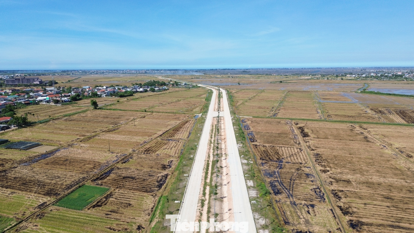 Khởi công từ tháng 8/2018, công trình có tổng mức đầu tư hơn 195 tỷ đồng, dự án do Ban Quản lý dự án đầu tư xây dựng và phát triển đô thị TP. Huế làm chủ đầu tư, dự kiến hoàn thành thi công trong 3 năm (năm 2021).