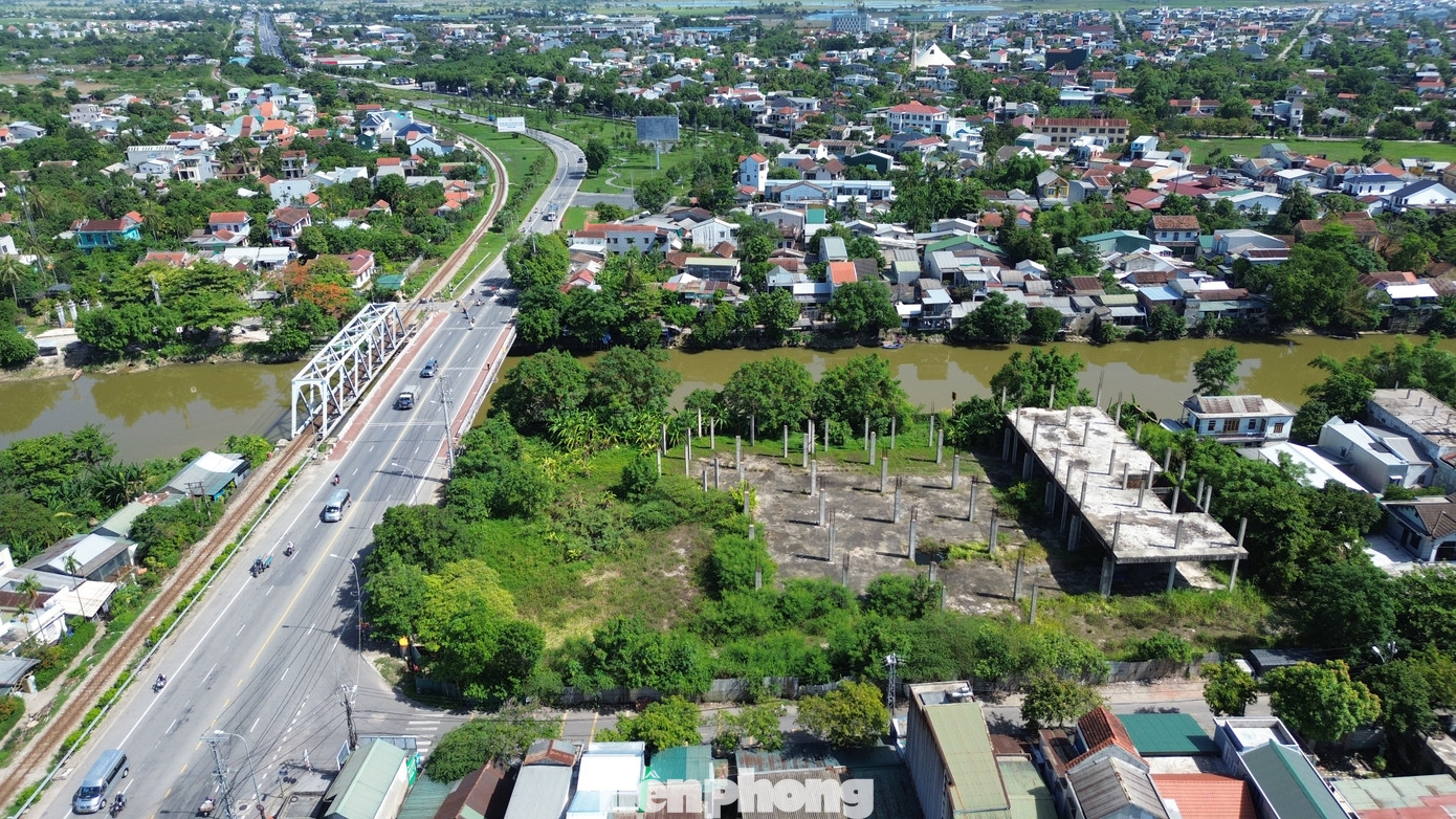 Năm 2010, dự án Trung tâm thương mại An Hòa (quận Phú Xuân, TP Huế) được UBND tỉnh Thừa Thiên- Huế (nay là TP Huế) cấp giấy phép đầu tư xây dựng cho Công ty TNHH Hồng Phú.