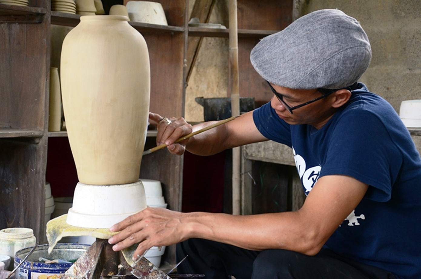 Trong đó đáng chú ý là các hoạt động lễ hội gắn với làng nghề truyền thống nức tiếng về chế tác đồ gốm. Ảnh: Đức Quang