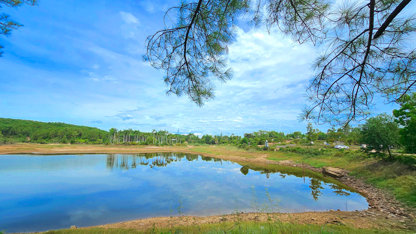Theo thông tin từ UBND TP. Huế, địa phương này đang nghiên cứu phương án xây dựng khu công viên mang tên “Hà Nội - Huế - Sài Gòn”, theo tinh thần chỉ đạo của UBND tỉnh Thừa Thiên-Huế.