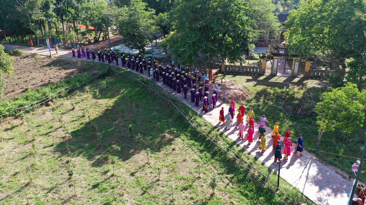 Ngày hội “Hương xưa làng cổ” năm 2023 diễn ra tại làng cổ Phước Tích nhằm tái hiện không gian văn hóa với các hoạt động mang tính cộng đồng, tôn vinh các giá trị văn hóa, lịch sử; đồng thời giới thiệu, quảng bá những giá trị đặc sắc về mảnh đất và con người Phong Điền, TT-Huế.