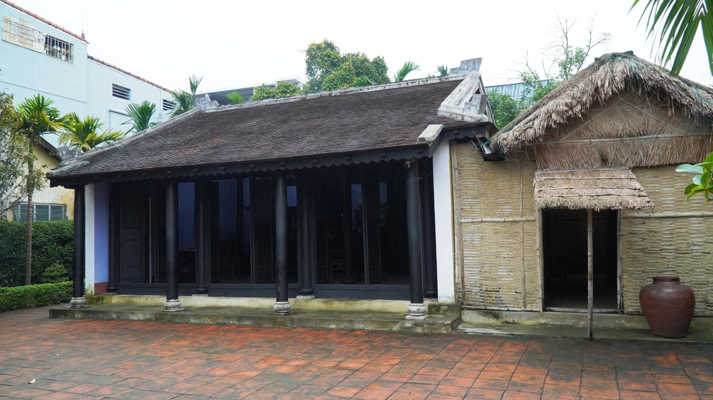 Bên trong khuôn viên Nhà lưu niệm Chủ tịch Hồ Chí Minh ở đường Mai Thúc Loan. Ảnh: Ngọc Văn Bên trong khuôn viên Nhà lưu niệm Chủ tịch Hồ Chí Minh ở đường Mai Thúc Loan. Ảnh: Ngọc Văn