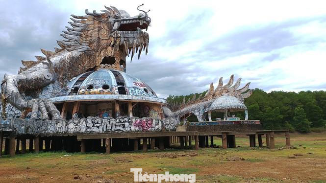 Nơi đây nhận được thông báo đấu giá tài sản bảo đảm thi hành án. Ảnh: N.V Nơi đây nhận được thông báo đấu giá tài sản bảo đảm thi hành án. Ảnh: N.V