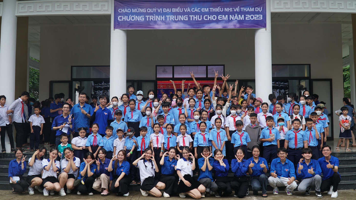 Chương trình “Lồng đèn thắp sáng ước mơ” diễn ra tại xã vùng núi Lộc Hòa, huyện Phú Lộc, tỉnh TT-Huế.