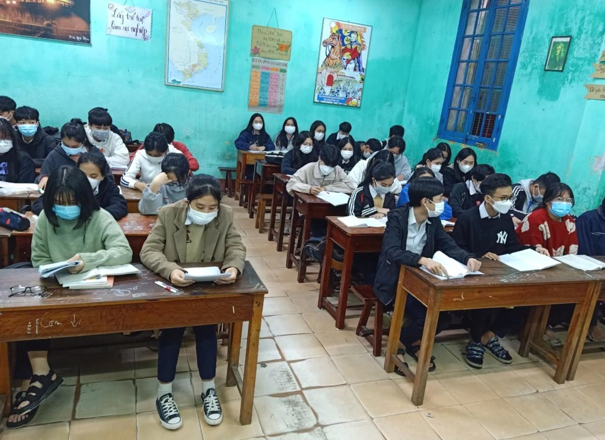 Tại Trường THPT Nguyễn Trường Tộ, Huế Tại Trường THPT Nguyễn Trường Tộ, Huế