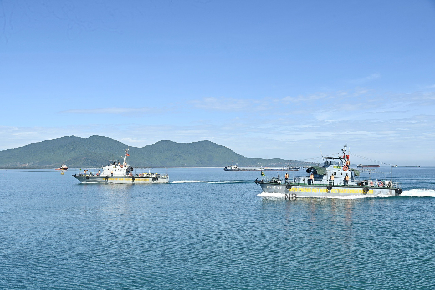 Các phương tiện được huy động tham gia ứng cứu. Các phương tiện được huy động tham gia ứng cứu.