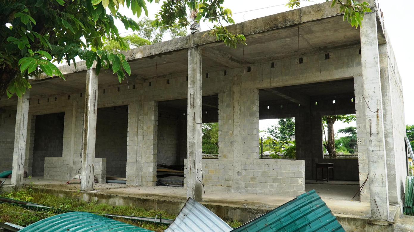 Khối kiến trúc do gặp các vướng mắc về xử lý, tháo gỡ nên trong tình trạng “phá chẳng được, giữ cũng không xong” Khối kiến trúc do gặp các vướng mắc về xử lý, tháo gỡ nên trong tình trạng “phá chẳng được, giữ cũng không xong”