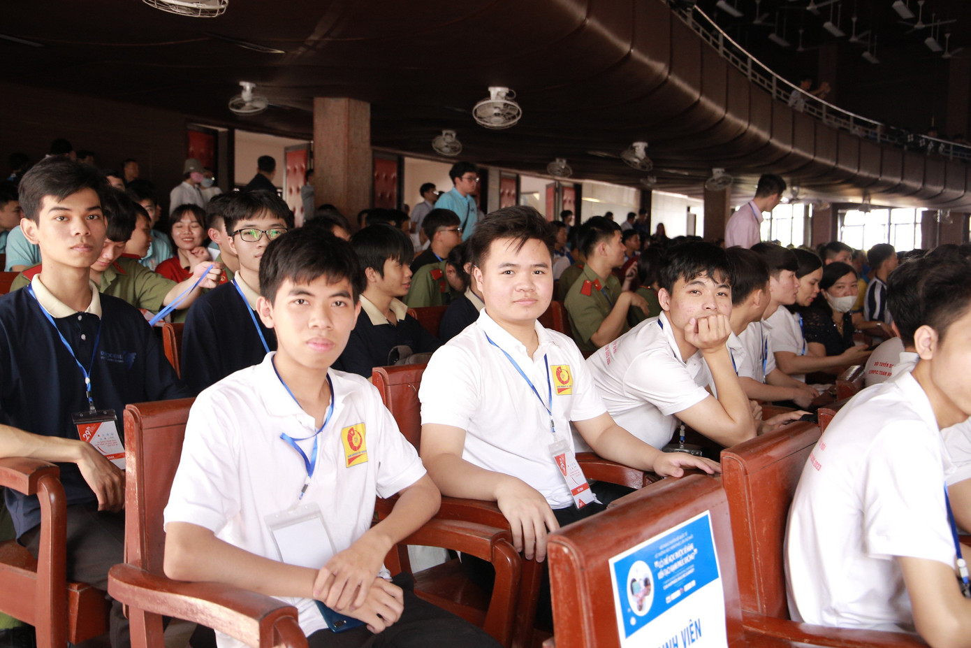 Kỳ thi lần này tại Huế dành cho sinh viên các trường đại học và cao đẳng. Riêng đối với học sinh THPT chuyên, kỳ thi đã diễn ra từ ngày 18 đến 19/3 theo hình thức trực tuyến.