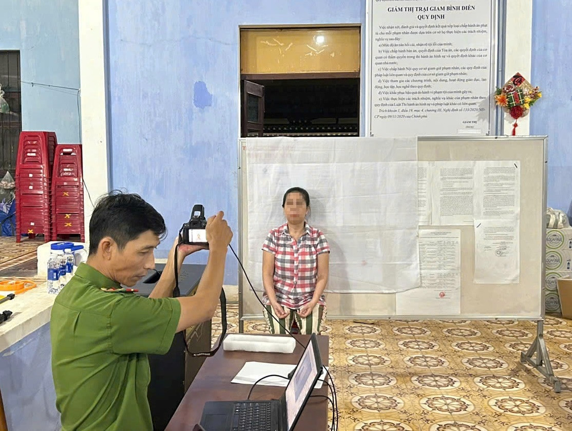 Thực hiện các thủ tục để cấp căn cước cho phạm nhân được đặc xá tại TT-Huế.