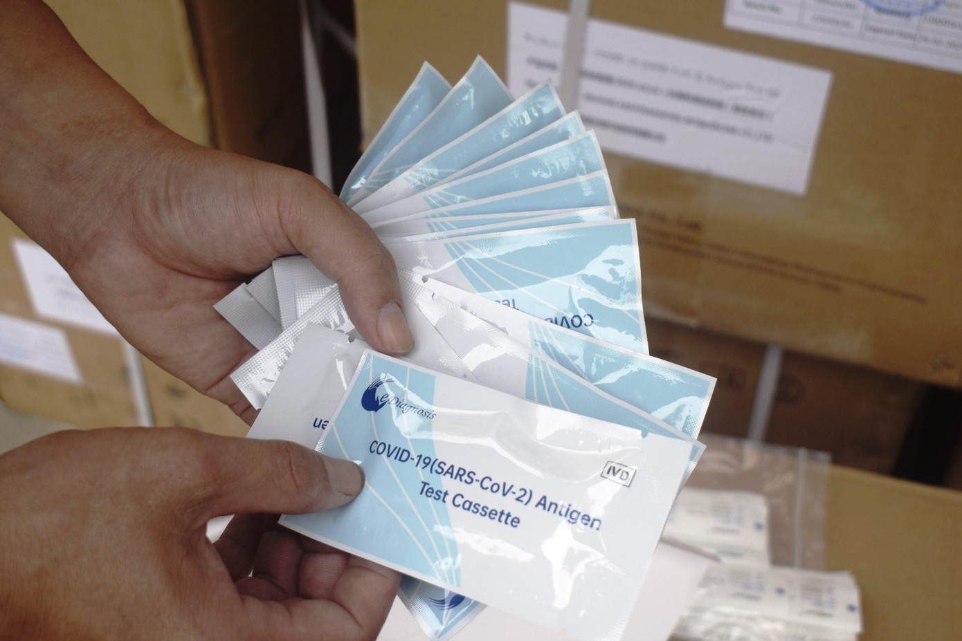 Tài xế khai với công an, được một công ty dược thuê chở lô kit xét nghiệm từ Hà Nội vào Đà Nẵng