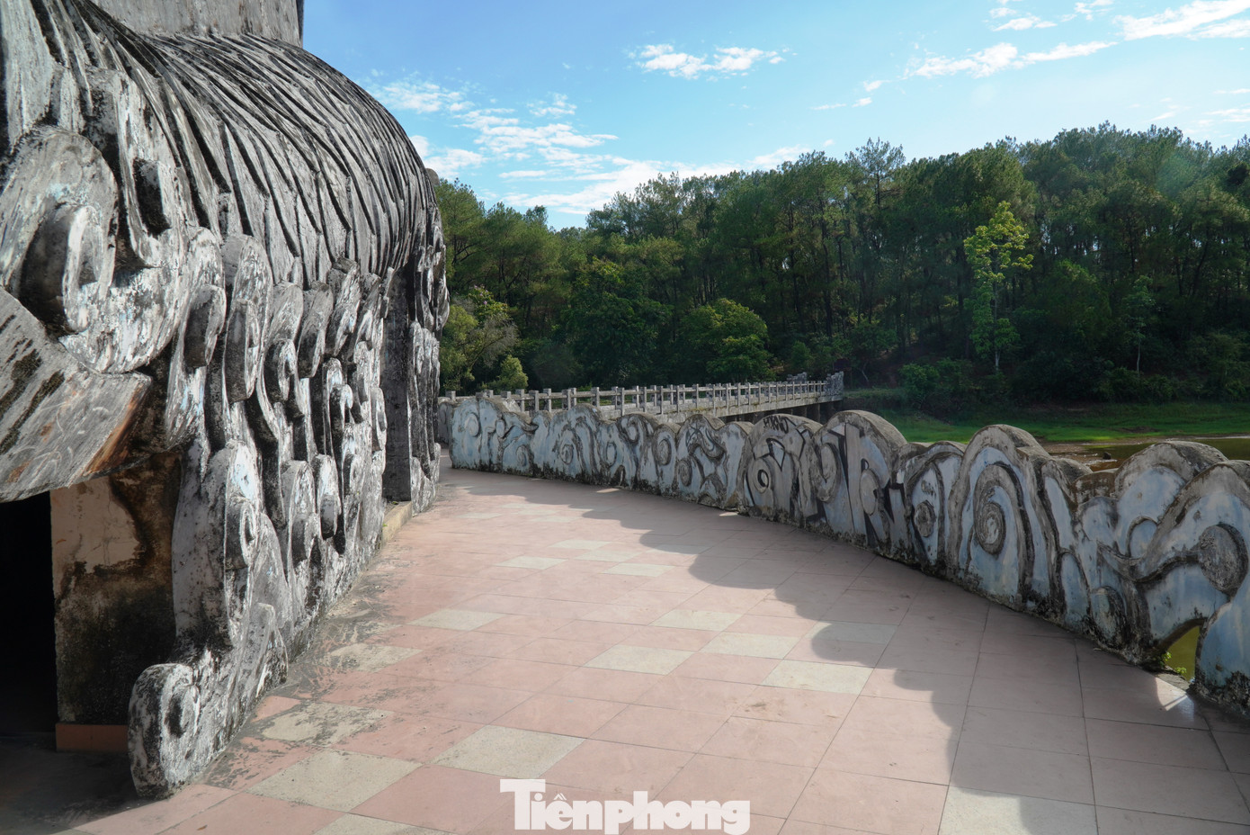 Do đầu tư không hiệu quả, năm 2008, dự án được chuyển giao cho Công ty Haco Huế. Sau khi chủ mới tiếp tục đầu tư chưa đầy 10 năm và gặp khó khăn, dự án bị UBND tỉnh Thừa Thiên-Huế (TT-Huế) thu hồi vào năm 2017. Kể từ đó, nơi đây trở nên hoang tàn, xuống cấp. Do đầu tư không hiệu quả, năm 2008, dự án được chuyển giao cho Công ty Haco Huế. Sau khi chủ mới tiếp tục đầu tư chưa đầy 10 năm và gặp khó khăn, dự án bị UBND tỉnh Thừa Thiên-Huế (TT-Huế) thu hồi vào năm 2017. Kể từ đó, nơi đây trở nên hoang tàn, xuống cấp.