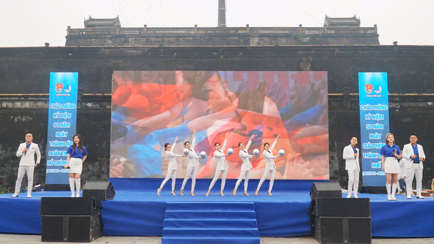 Vũ khúc thanh niên.